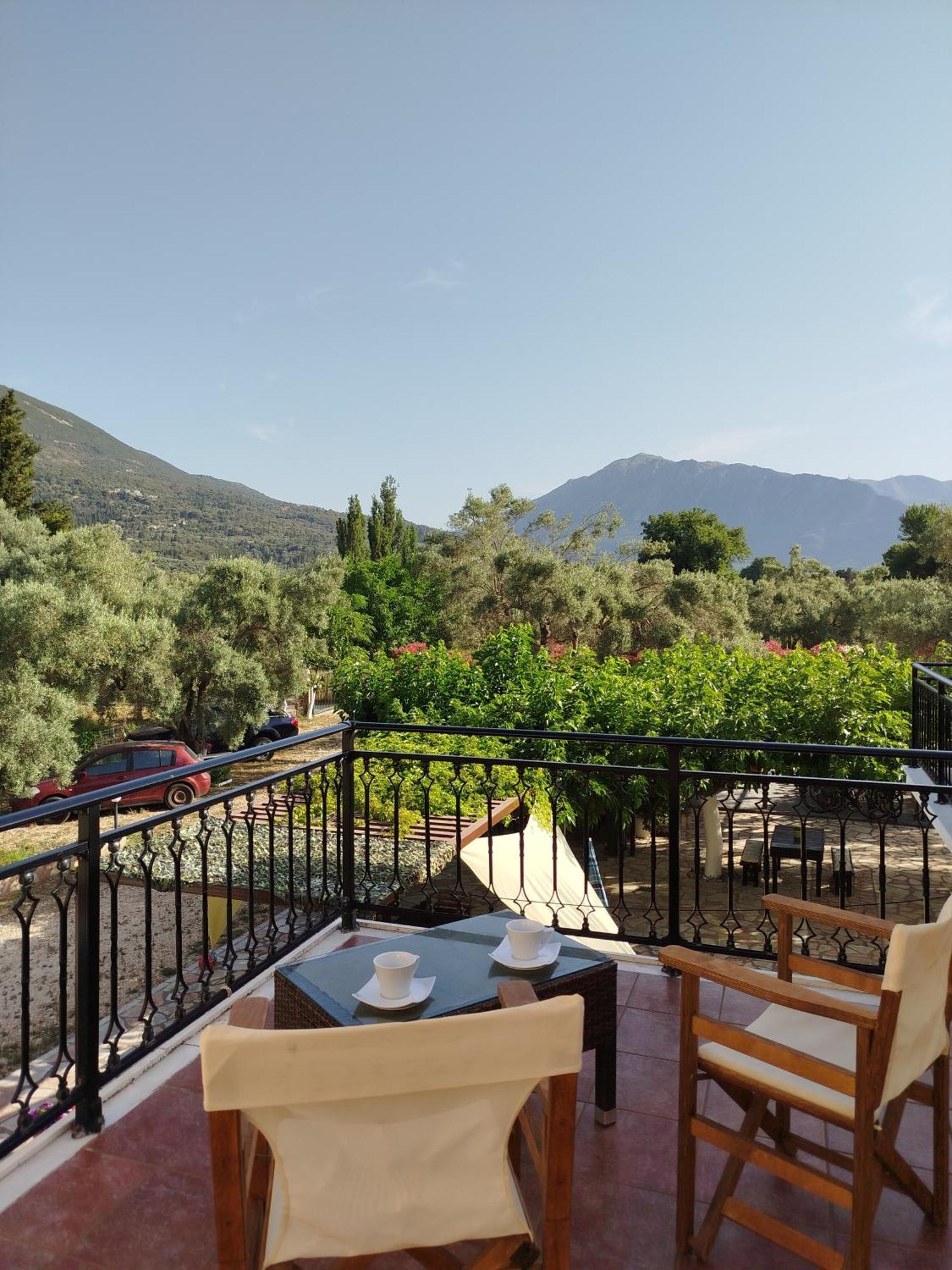Riverside Αpartments Vassiliki Esterno foto