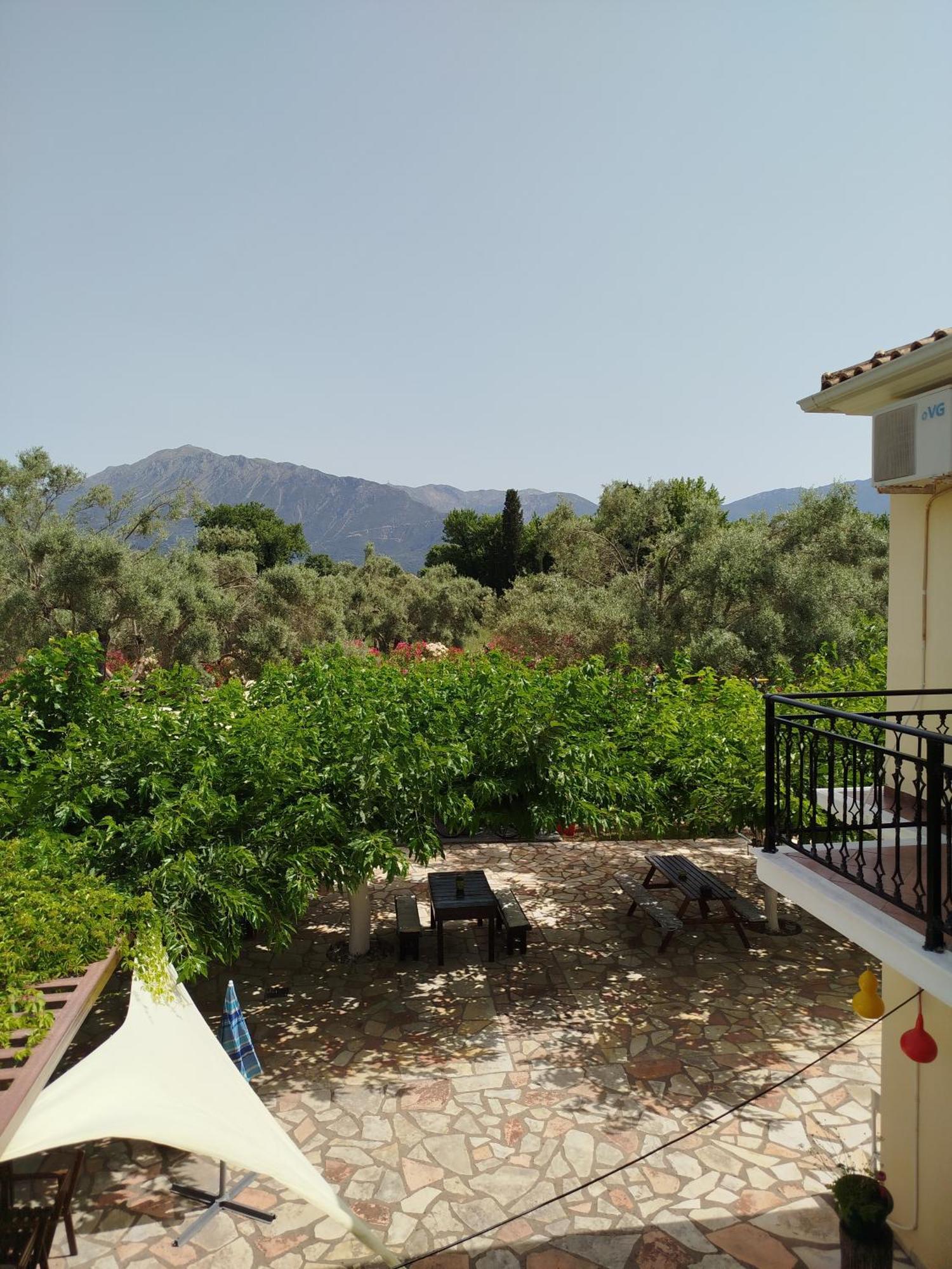 Riverside Αpartments Vassiliki Esterno foto