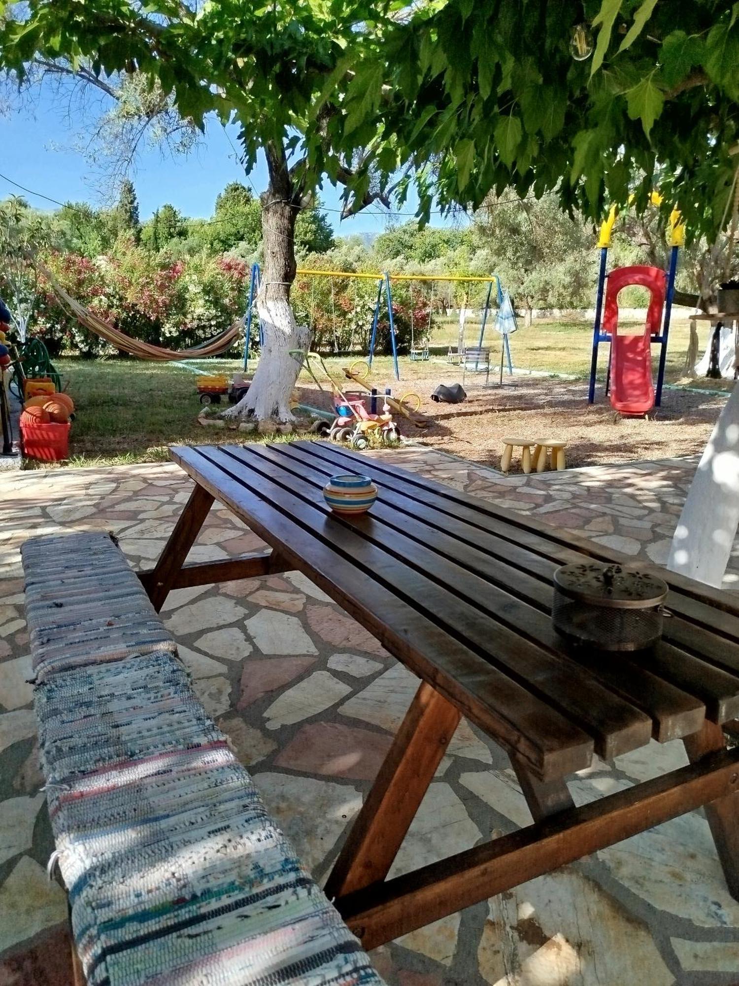 Riverside Αpartments Vassiliki Esterno foto