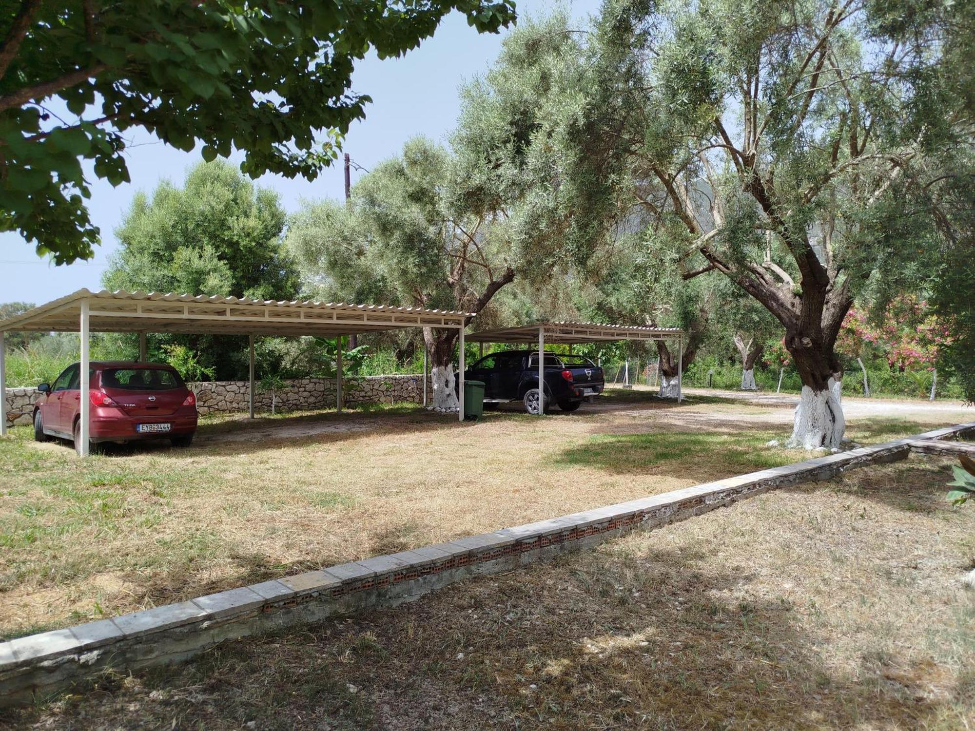 Riverside Αpartments Vassiliki Esterno foto
