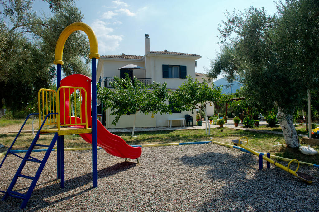 Riverside Αpartments Vassiliki Esterno foto