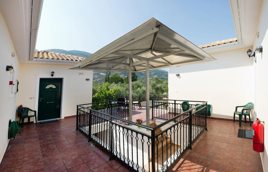 Riverside Αpartments Vassiliki Esterno foto